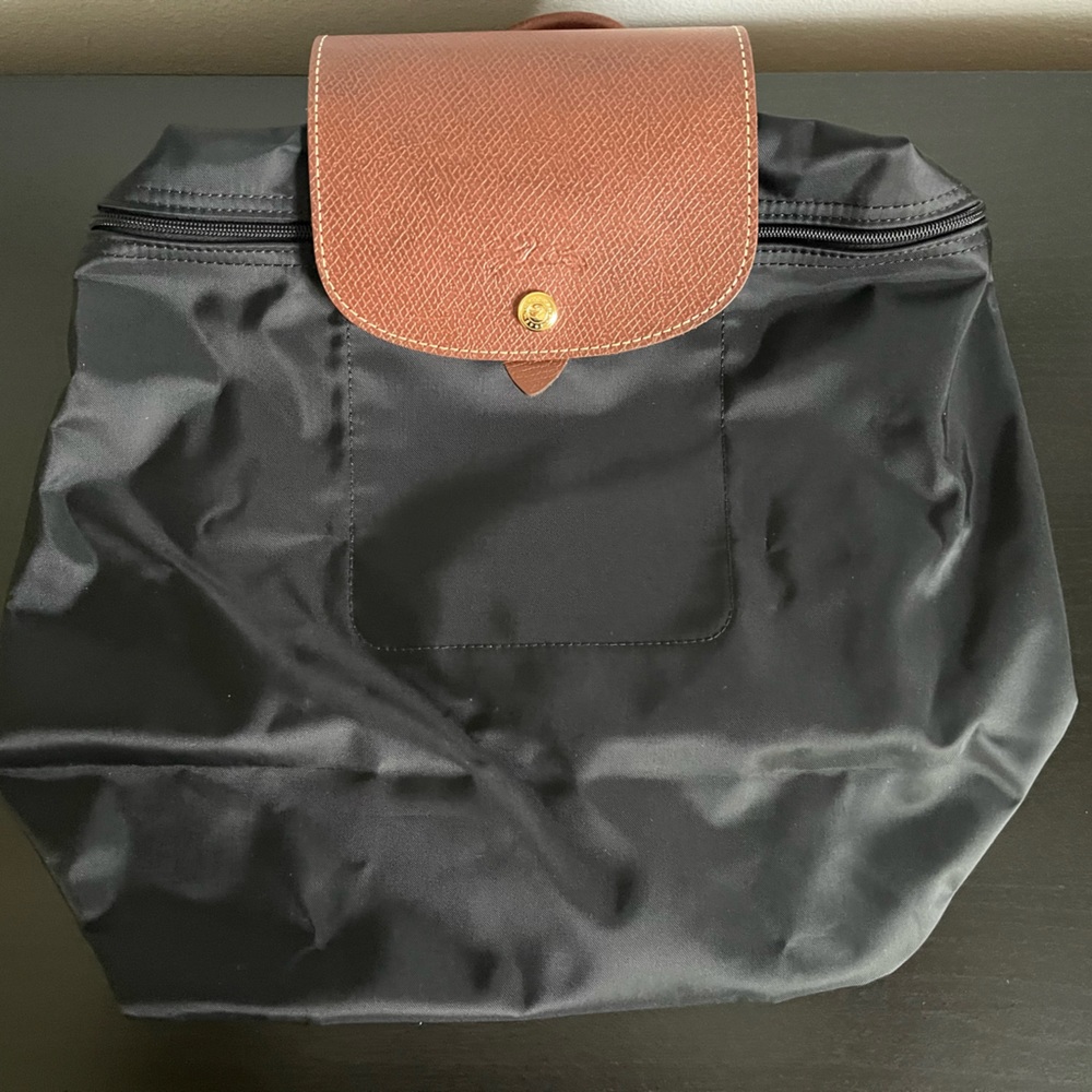 Longchamp Large Le Pilage Backpack in black - Picture 3 of 13
